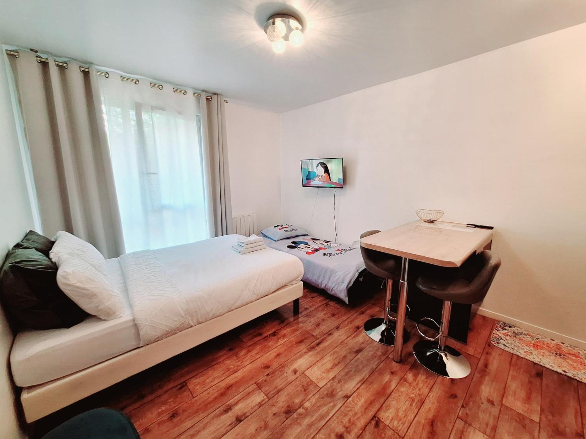 Studio Alpha - 2Min By Train To Disneyland Or 20Min Walk - 5Min Walk To "Val D'Europe" Station Montevrain Luaran gambar