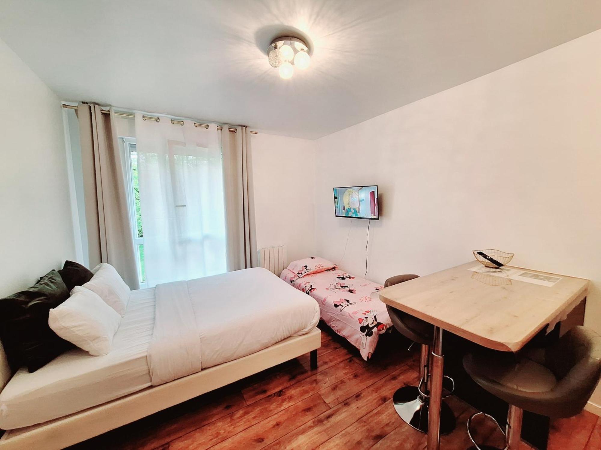 Studio Alpha - 2Min By Train To Disneyland Or 20Min Walk - 5Min Walk To "Val D'Europe" Station Montevrain Luaran gambar